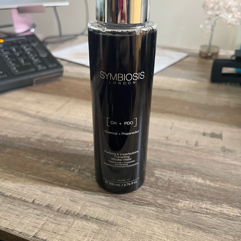 Charcoal Micellar Water - Picture 9 of 10